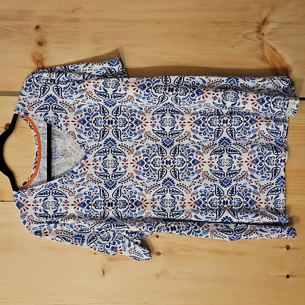 Croft & Barrow 2X Essential V-Neck Top in Blue Coral Boho Tile NWOT